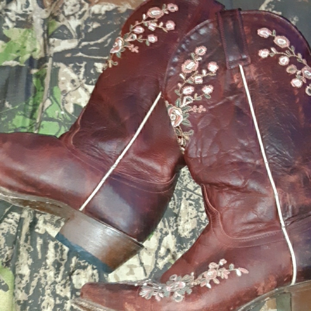 Shyanne cowboy boots sz 9M